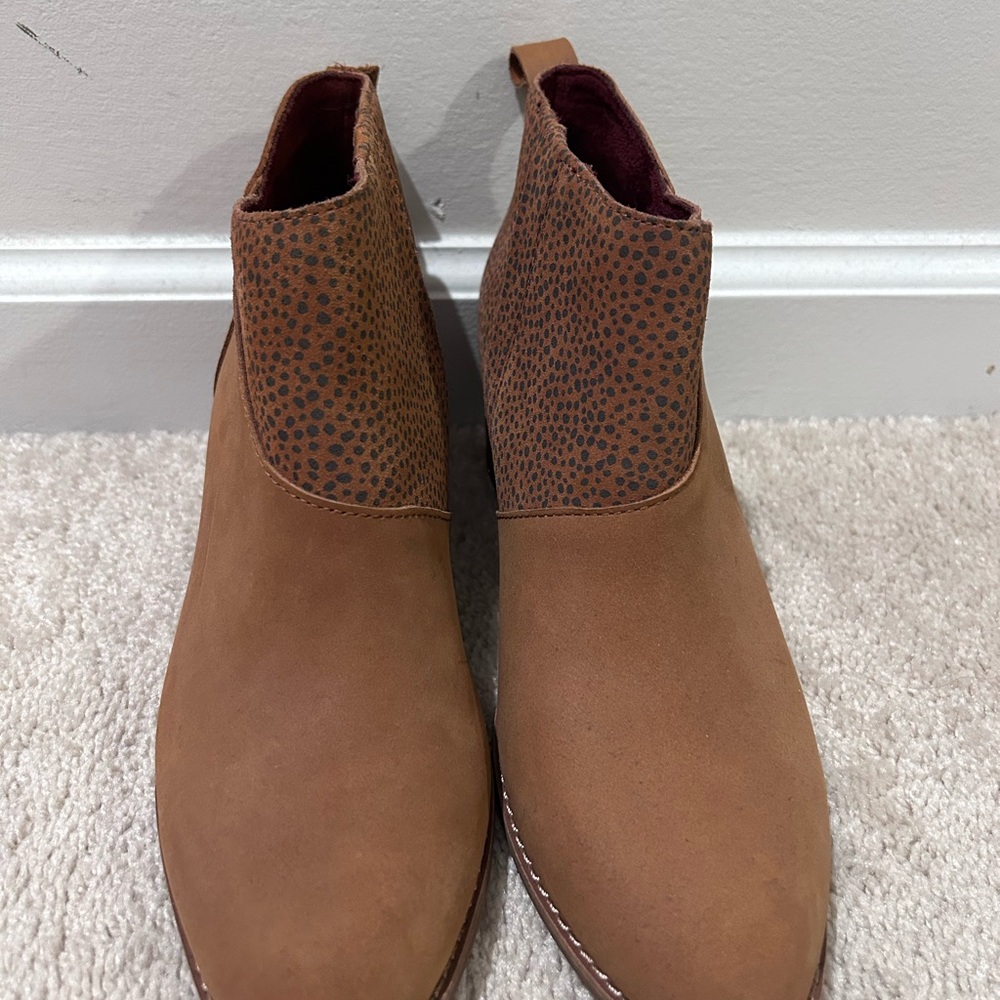 Toms Tan and Brown Ankle Boots